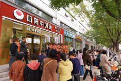 阳阳中国饭，真是一家为数不多的“现场烹饪”快餐